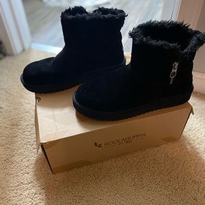 Kookaburra by Ugg ankle boots